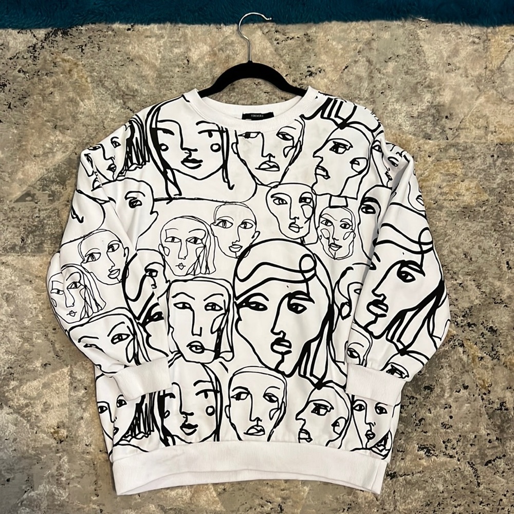 Abstract Art Sweatshirt size small but fits more like a medium!